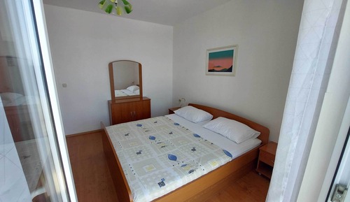 Apartamento (Two-Bedroom Apartment with Balcony)