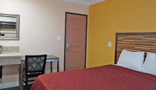 Habitación económica, 1 cama de matrimonio, baño privado