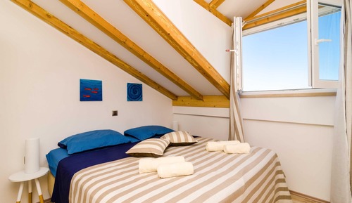 Apartamento (Two Bedroom Apartment with Balcony)