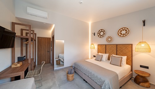 Habitación Deluxe doble, balcón (2 Adults + 1 Child)