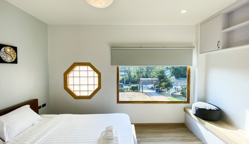 Family Room (Free Drop Off to Airport)