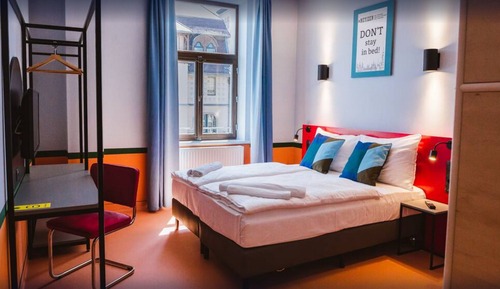 Habitación estándar con 1 cama doble o 2 individuales, baño privado