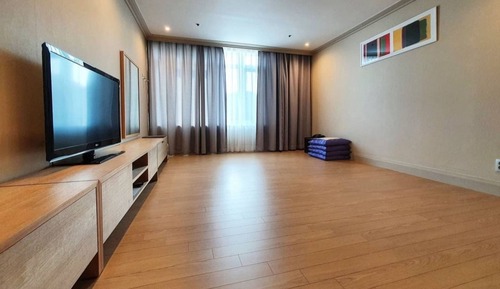 Deluxe Ondol Room, City view