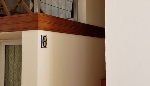 Estudio superior, balcón (Typical)