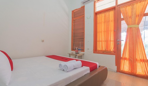 Habitación doble (Reddoorz)