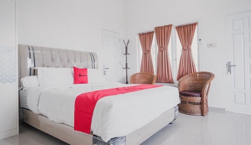 Habitación doble (Reddoorz)