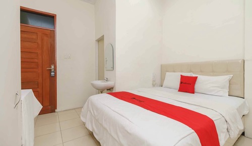 Habitación doble (Reddoorz)