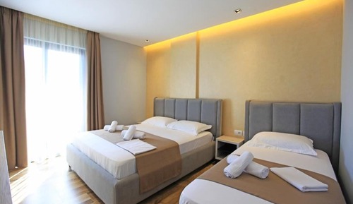 Habitación triple, balcón