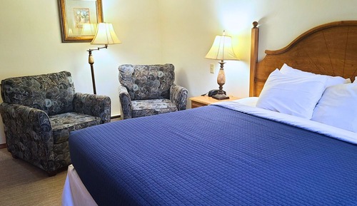 Habitación básica, 1 cama de matrimonio grande, vistas a la ciudad