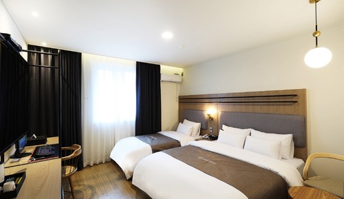 Habitación Deluxe con 2 camas individuales (Free Netflix)