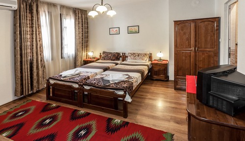 Habitación tradicional con 2 camas individuales