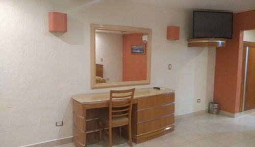 Habitación básica con 1 cama doble o 2 individuales