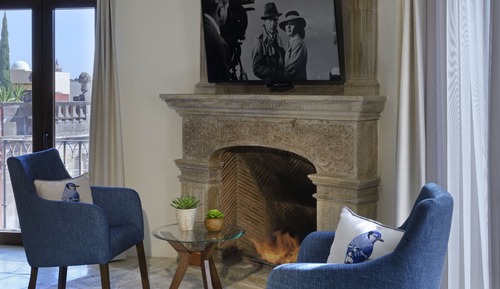 Deluxe Suite