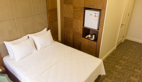 Habitación estándar doble de uso individual, 1 cama de matrimonio, vistas a la ciudad