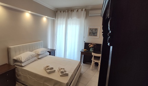 Superior Double or Twin Room, Partial Sea View (3)