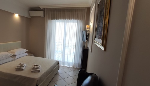 Superior Double or Twin Room, City View (1)