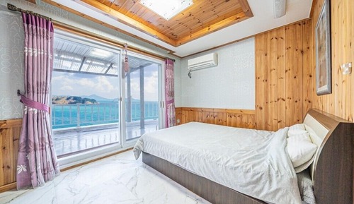 Habitación (A102)