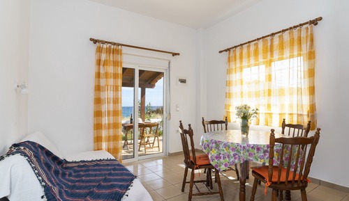 Habitación cuádruple familiar, 1 cama de matrimonio con sofá cama, vistas al mar, junto a la playa