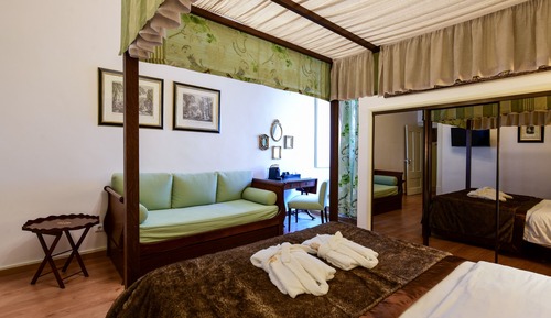 Habitación superior con 1 cama doble o 2 individuales