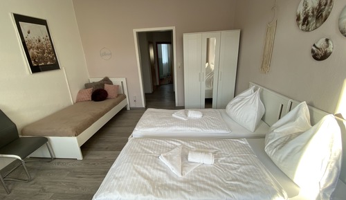 Habitación triple básica, baño privado (Nr. 1)