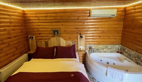 Jacuzzi Bungalow ( 2 person )