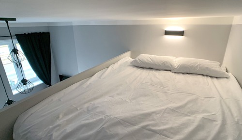 Studio Suite, River View (1B)