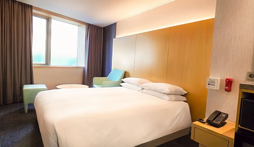 Habitación estándar con 1 cama doble o 2 individuales (Double/Twin Subject to Availability)