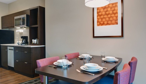 Suite, 1 habitación, no fumadores (Mobility/Hearing Access, Roll-in Shwr)