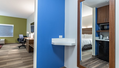 Habitación básica doble, 2 camas de matrimonio, accesible para personas con discapacidad (Hearing)