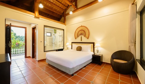 Habitación sénior con 1 cama doble o 2 individuales, vistas al lago