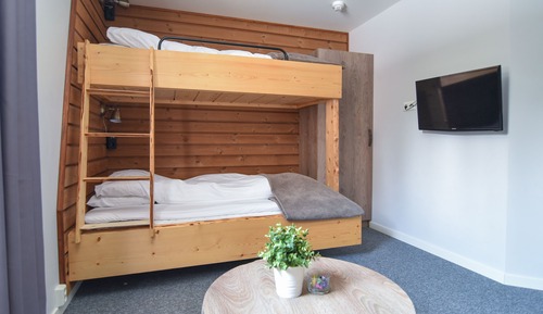 Habitación triple, baño privado