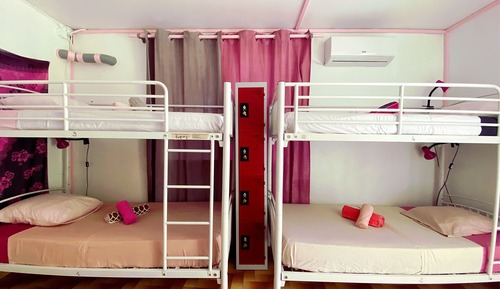 Dormitorio compartido de diseño