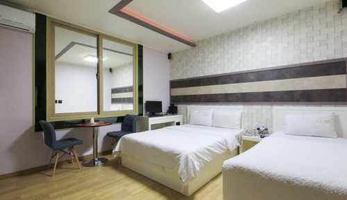Habitación con 2 camas individuales
