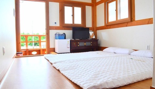 Ondol Room