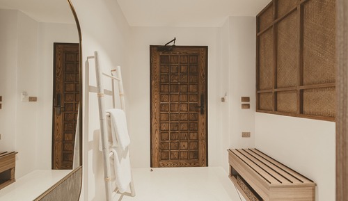 Lanna Grand Deluxe with Bathtub