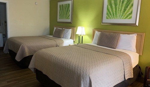 Habitación básica, 2 camas de matrimonio