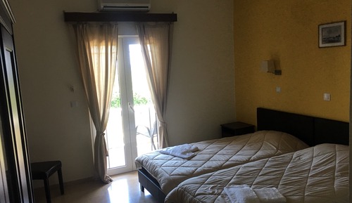 Habitación con 2 camas individuales