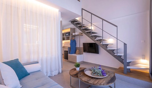 Deluxe Maisonette with Balcony Pool View