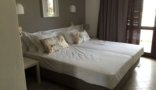 Apartamento, 2 habitaciones, balcón, vistas a la piscina