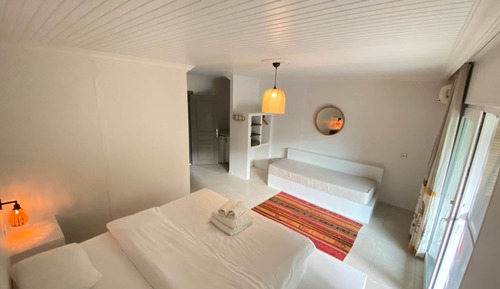 Habitación Premium con 1 cama doble o 2 individuales, 1 habitación, patio, vistas al jardín