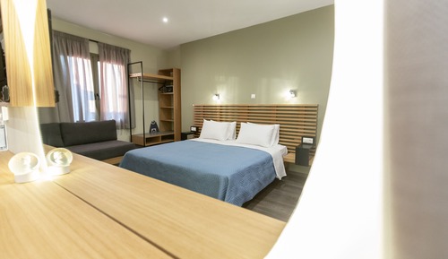 Habitación familiar, vistas al jardín (G3)