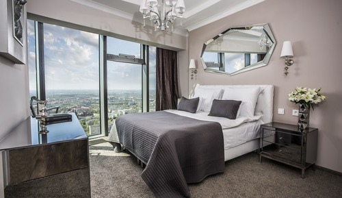 Apartamento superior, 1 habitación, vistas a la ciudad, en una planta alta