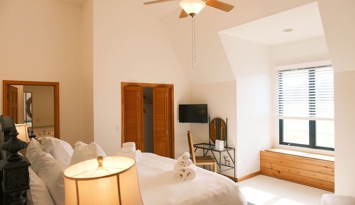 Habitación de lujo, 1 cama de matrimonio grande, acceso a la piscina, junto a la montaña