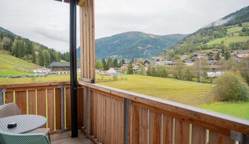 Habitación estándar con 1 cama doble o 2 individuales, balcón, vistas al valle