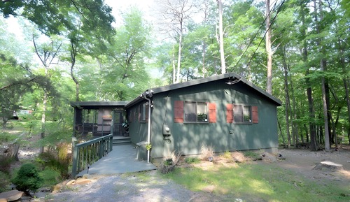 House, Multiple Beds (A Zen Mountain Retreat -  Nirvana Awa)