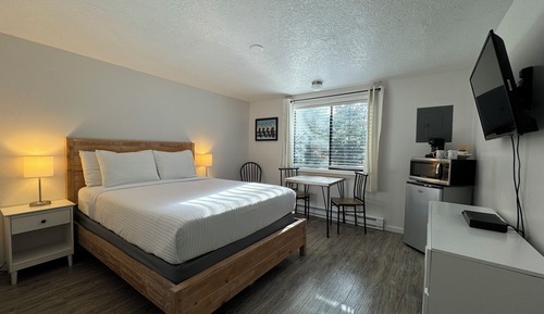 Estudio básico, 1 cama de matrimonio (Unit 10A)