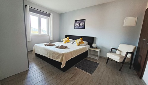 Apartamento, vistas al jardín (A)