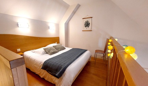 Habitación triple, vistas al parque
