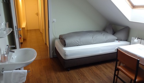 Habitación doble, baño compartido (DZ ohne WC/D 2. Stock)