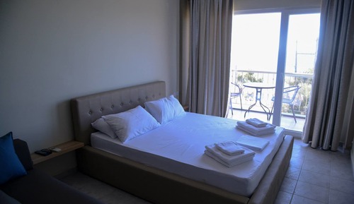Estudio, vistas al mar